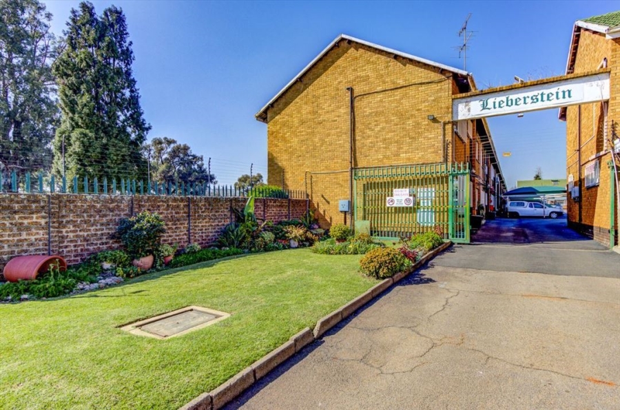 2 Bedroom Property for Sale in Rhodesfield Gauteng