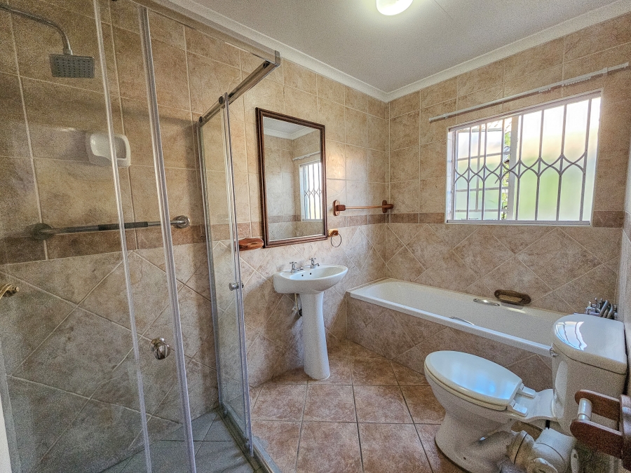 To Let 2 Bedroom Property for Rent in Die Hoewes Gauteng