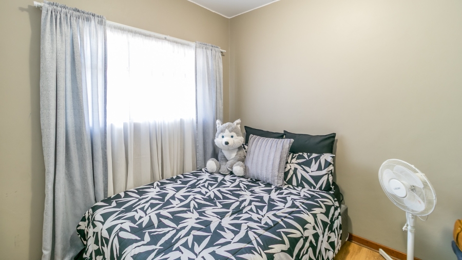2 Bedroom Property for Sale in Glen Austin Gauteng