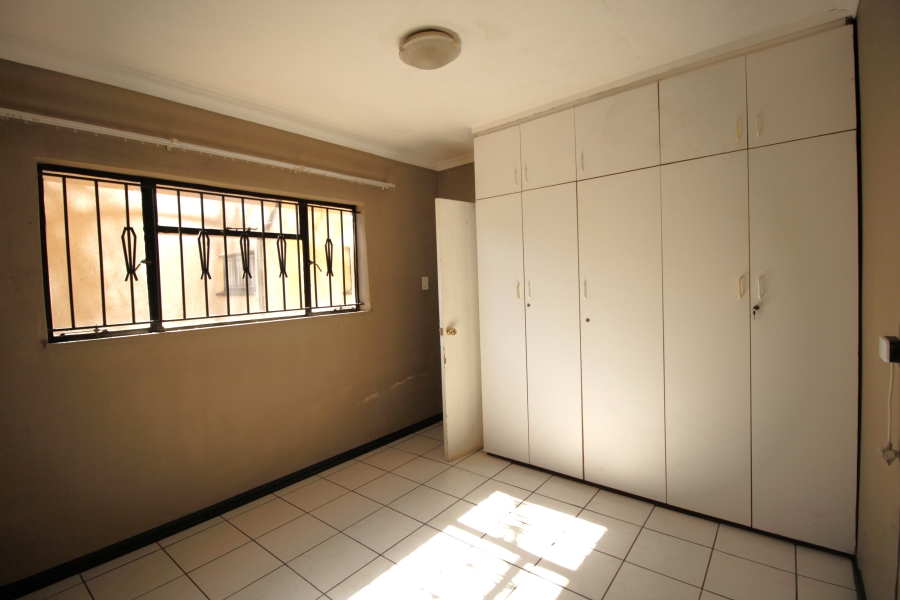 To Let 2 Bedroom Property for Rent in Glen Austin Gauteng
