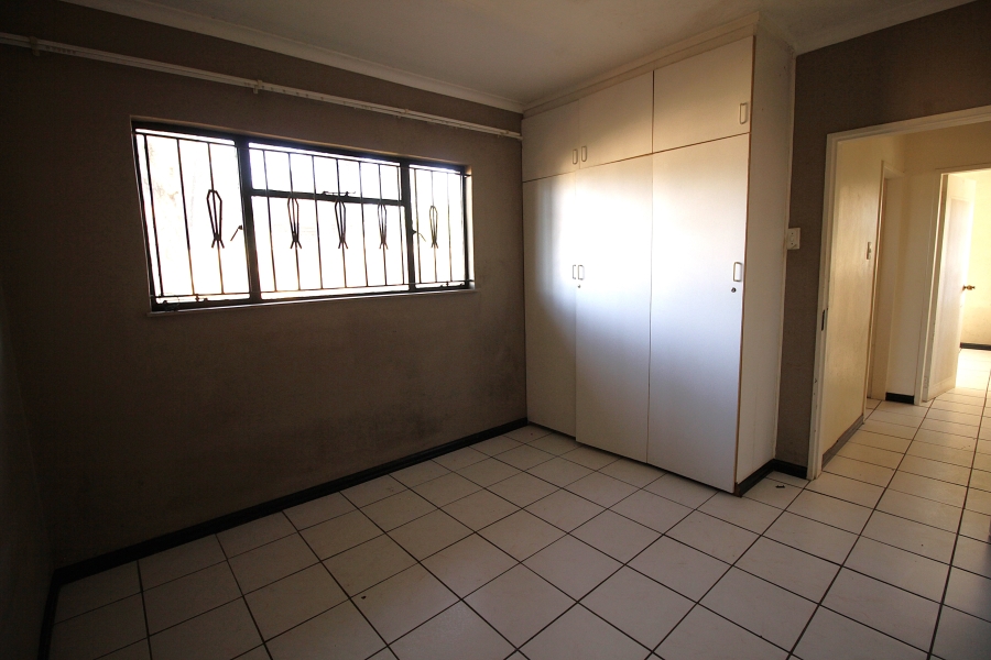 To Let 2 Bedroom Property for Rent in Glen Austin Gauteng