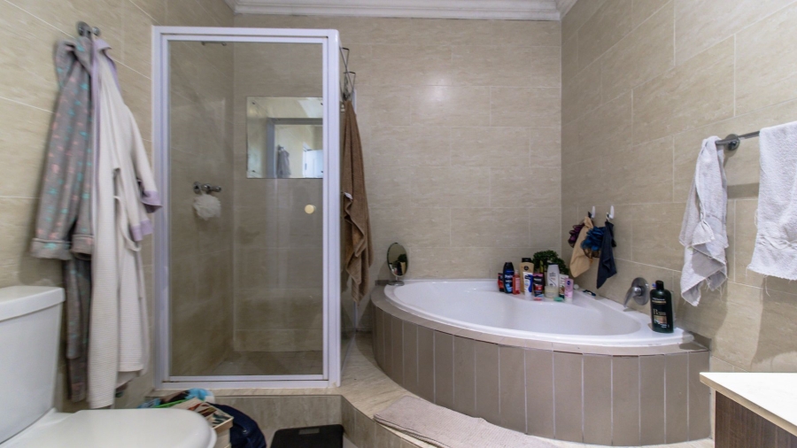 4 Bedroom Property for Sale in Glenvista Gauteng