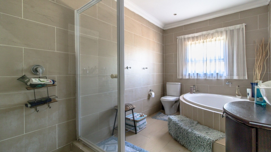 4 Bedroom Property for Sale in Glenvista Gauteng