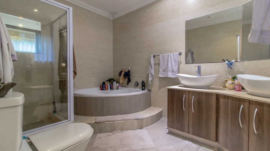 4 Bedroom Property for Sale in Glenvista Gauteng