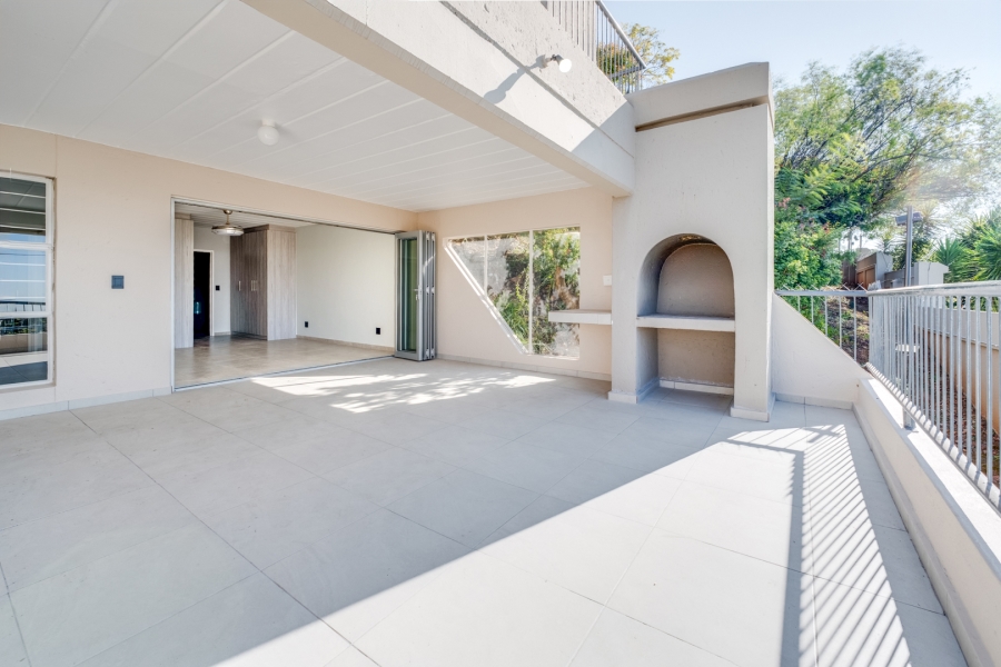 3 Bedroom Property for Sale in Constantia Kloof Gauteng