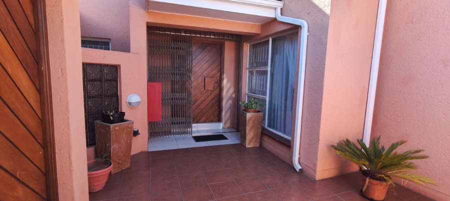 To Let 3 Bedroom Property for Rent in Arcon Park Gauteng