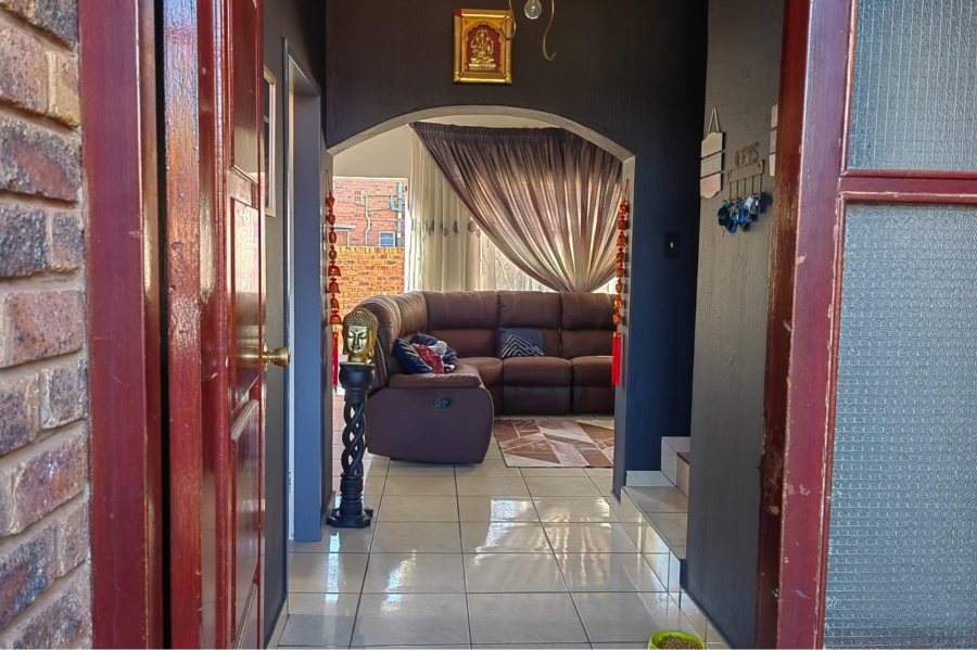 To Let 3 Bedroom Property for Rent in Florida Gauteng