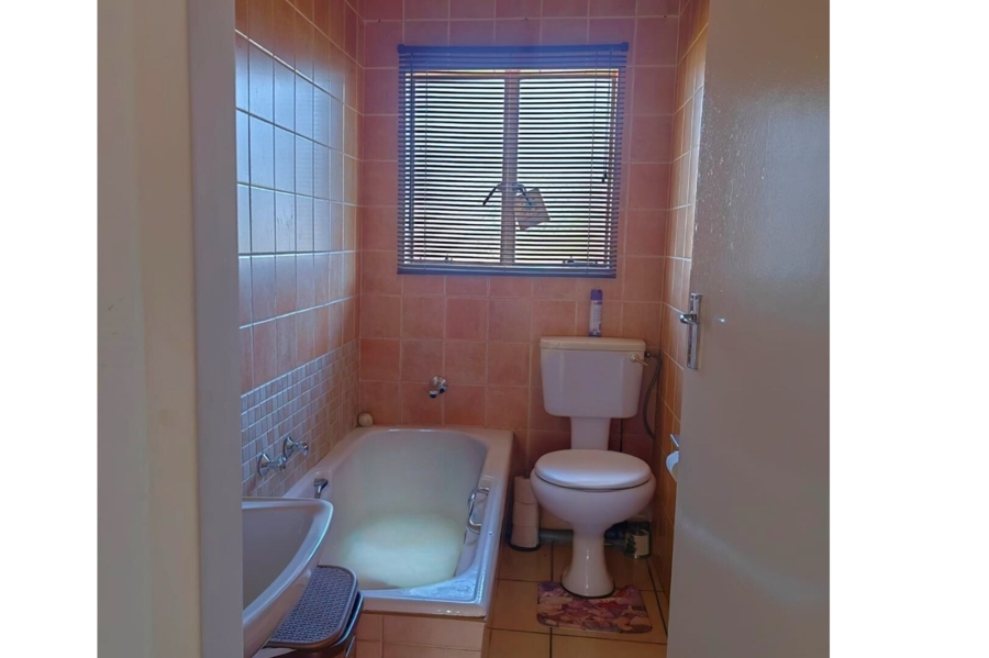 To Let 3 Bedroom Property for Rent in Florida Gauteng