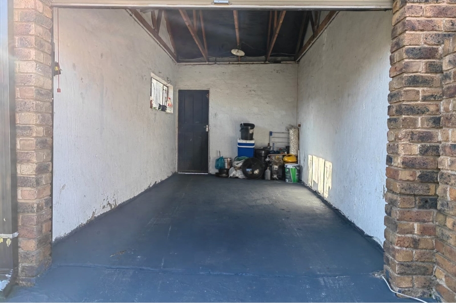 To Let 3 Bedroom Property for Rent in Florida Gauteng