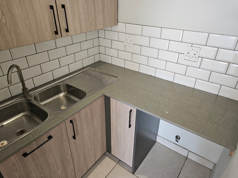 To Let 3 Bedroom Property for Rent in Zwartkop Gauteng