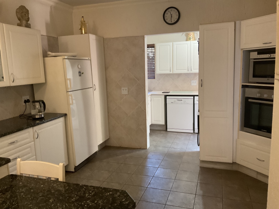 4 Bedroom Property for Sale in Silver Lakes Golf Estate Gauteng