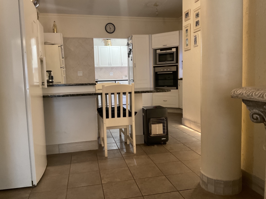 4 Bedroom Property for Sale in Silver Lakes Golf Estate Gauteng