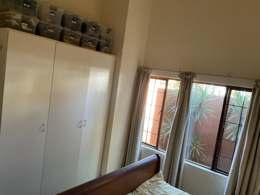 4 Bedroom Property for Sale in Silver Lakes Golf Estate Gauteng