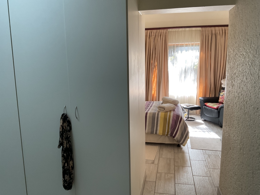 4 Bedroom Property for Sale in Silver Lakes Golf Estate Gauteng