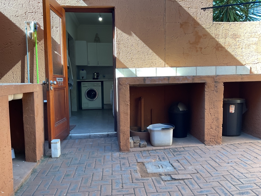 4 Bedroom Property for Sale in Silver Lakes Golf Estate Gauteng