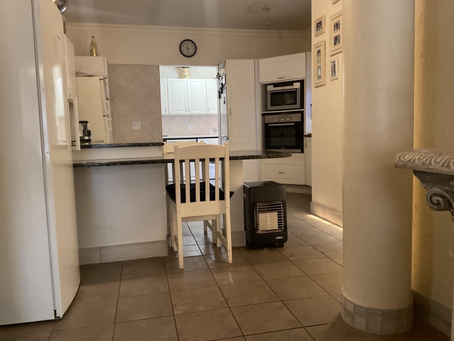 4 Bedroom Property for Sale in Silver Lakes Golf Estate Gauteng