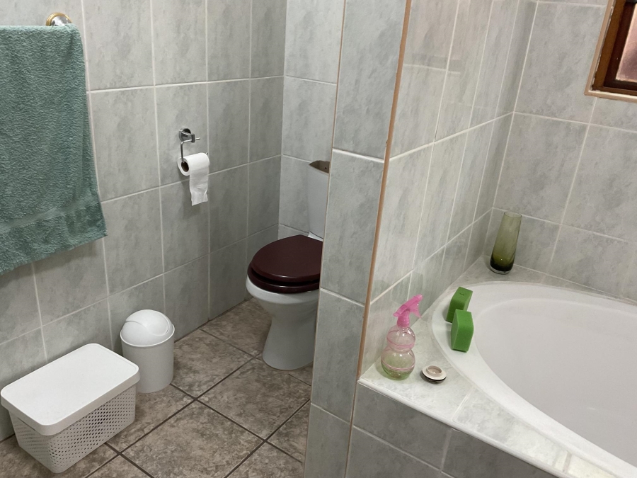 4 Bedroom Property for Sale in Silver Lakes Golf Estate Gauteng