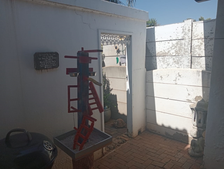 3 Bedroom Property for Sale in Greenhills Gauteng