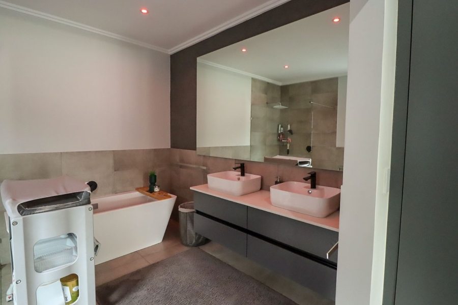 3 Bedroom Property for Sale in Edenburg Gauteng