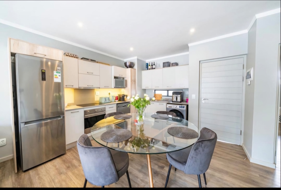 To Let 2 Bedroom Property for Rent in Rosebank Gauteng