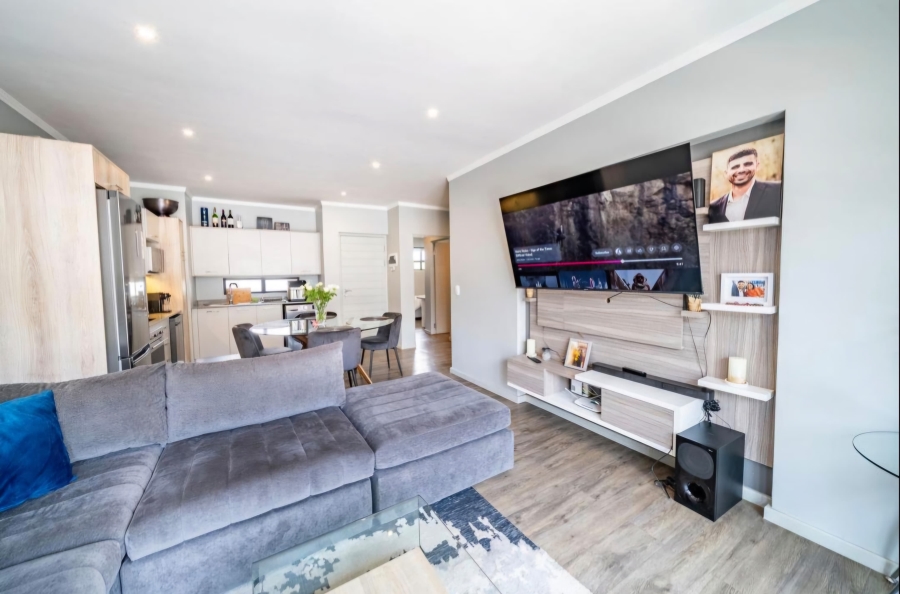 To Let 2 Bedroom Property for Rent in Rosebank Gauteng