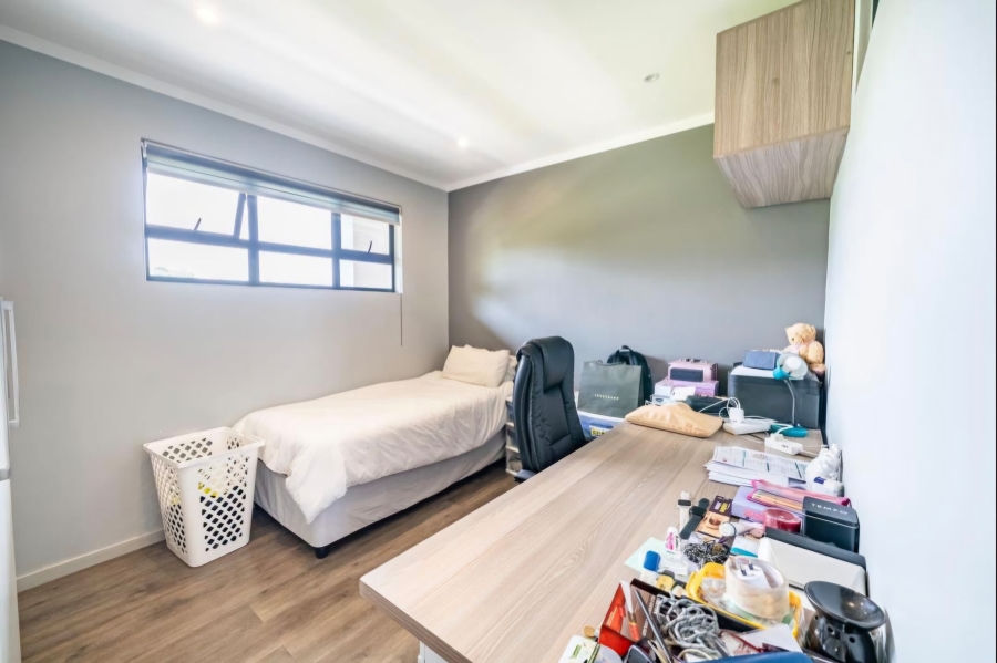 To Let 2 Bedroom Property for Rent in Rosebank Gauteng