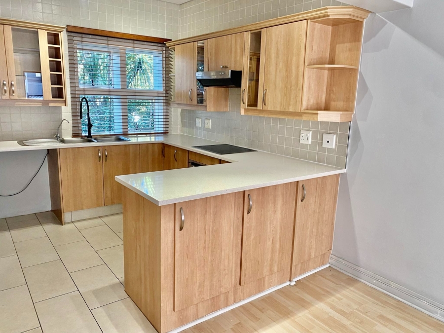 To Let 2 Bedroom Property for Rent in Eltonhill Gauteng