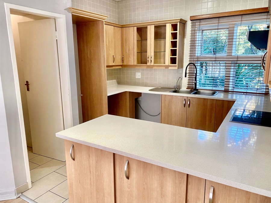 To Let 2 Bedroom Property for Rent in Eltonhill Gauteng