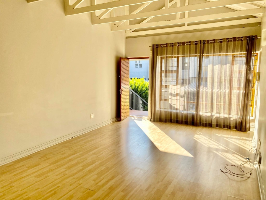 To Let 2 Bedroom Property for Rent in Eltonhill Gauteng