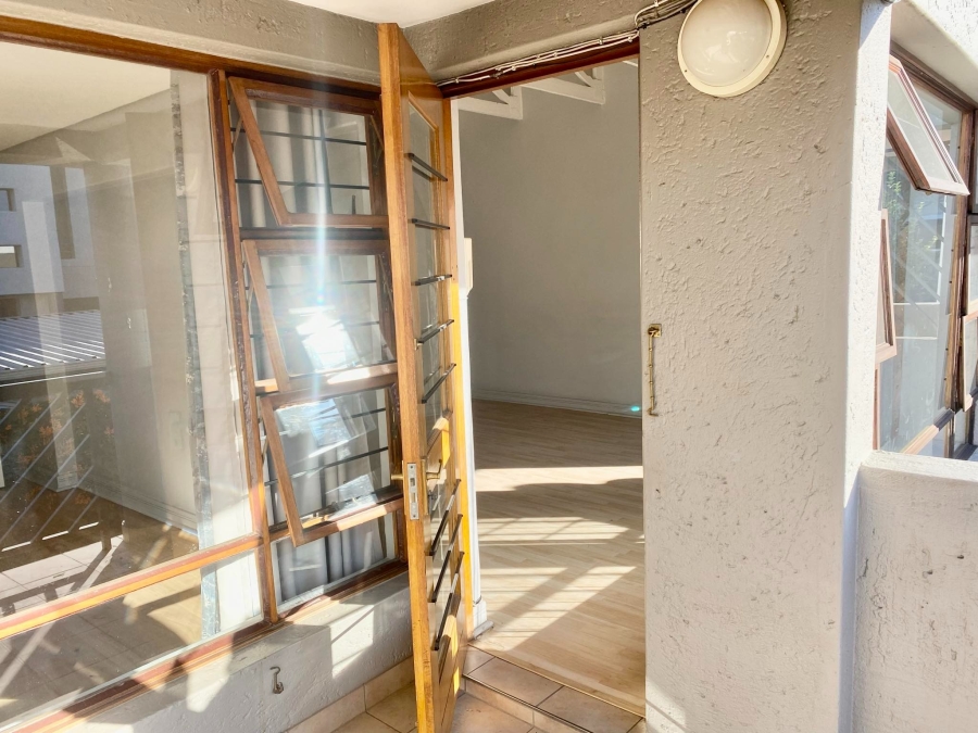 To Let 2 Bedroom Property for Rent in Eltonhill Gauteng