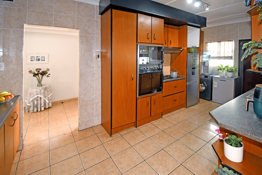 4 Bedroom Property for Sale in Berario Gauteng