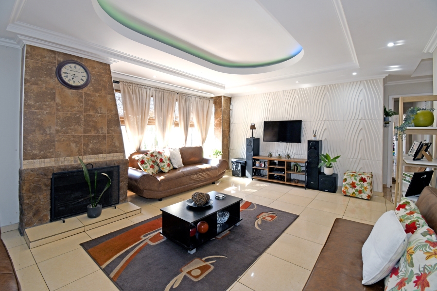 4 Bedroom Property for Sale in Berario Gauteng
