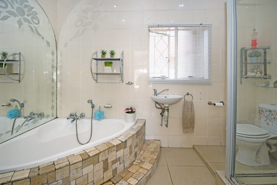 4 Bedroom Property for Sale in Berario Gauteng