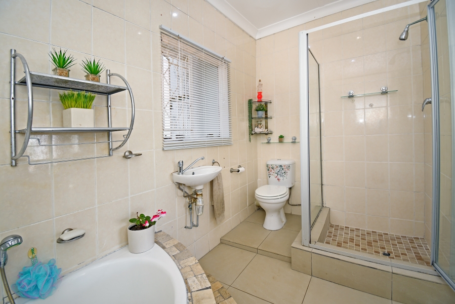 4 Bedroom Property for Sale in Berario Gauteng