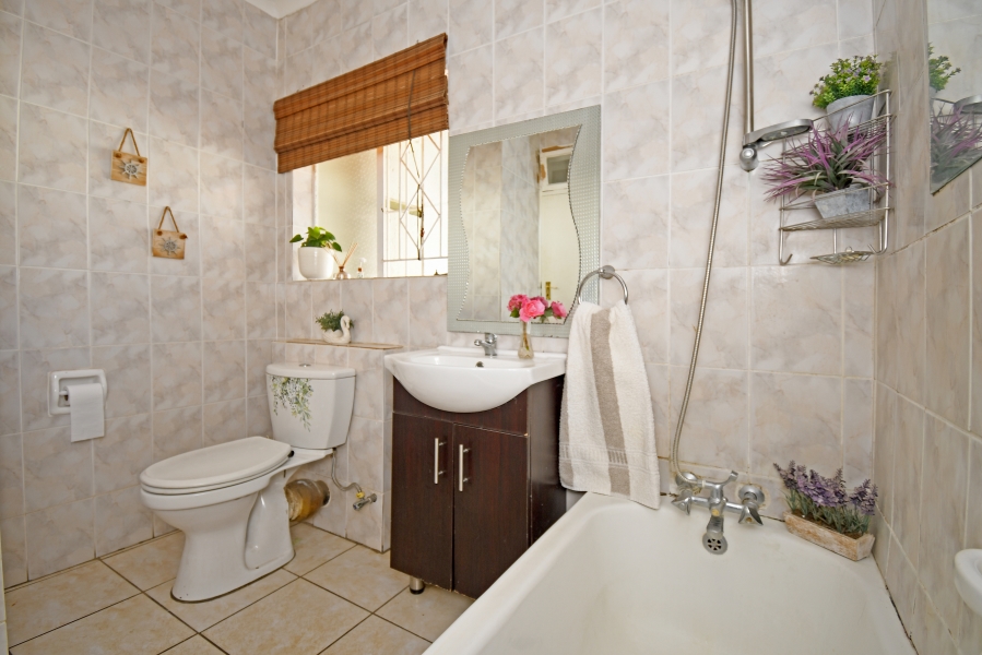4 Bedroom Property for Sale in Berario Gauteng