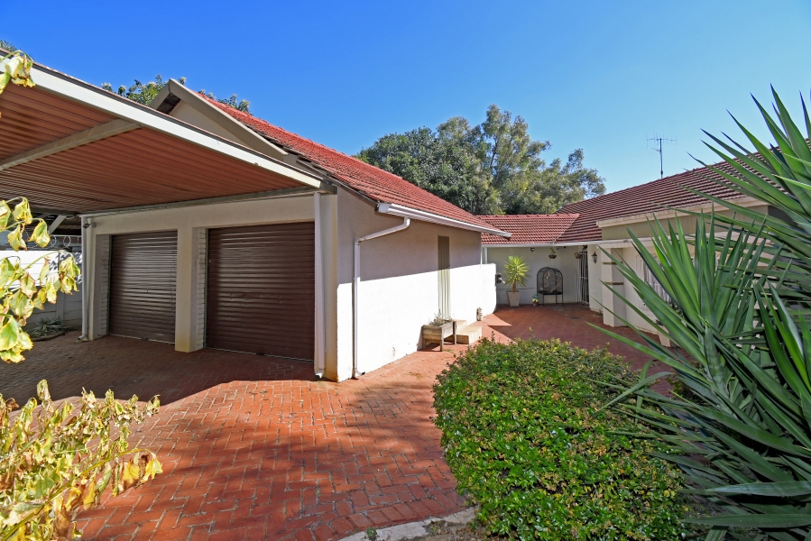 4 Bedroom Property for Sale in Berario Gauteng