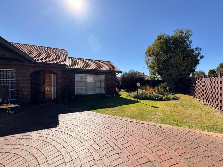 4 Bedroom Property for Sale in Dalpark Proper Gauteng