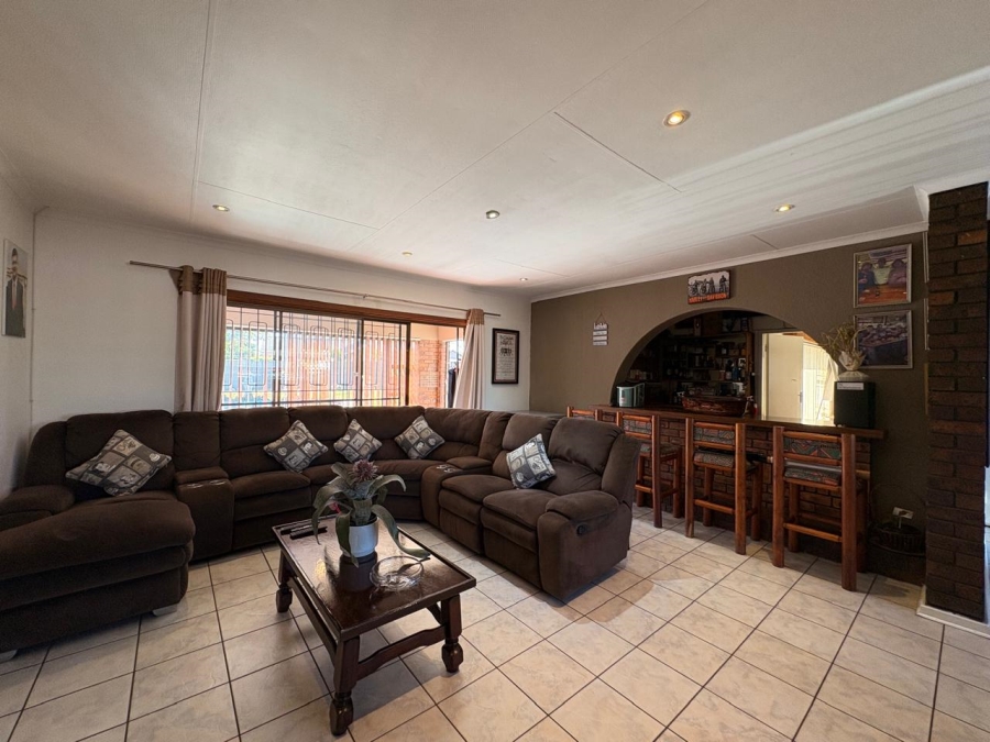 4 Bedroom Property for Sale in Dalpark Proper Gauteng