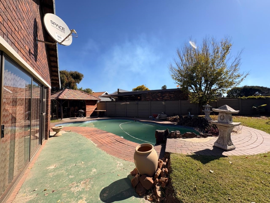 4 Bedroom Property for Sale in Dalpark Proper Gauteng