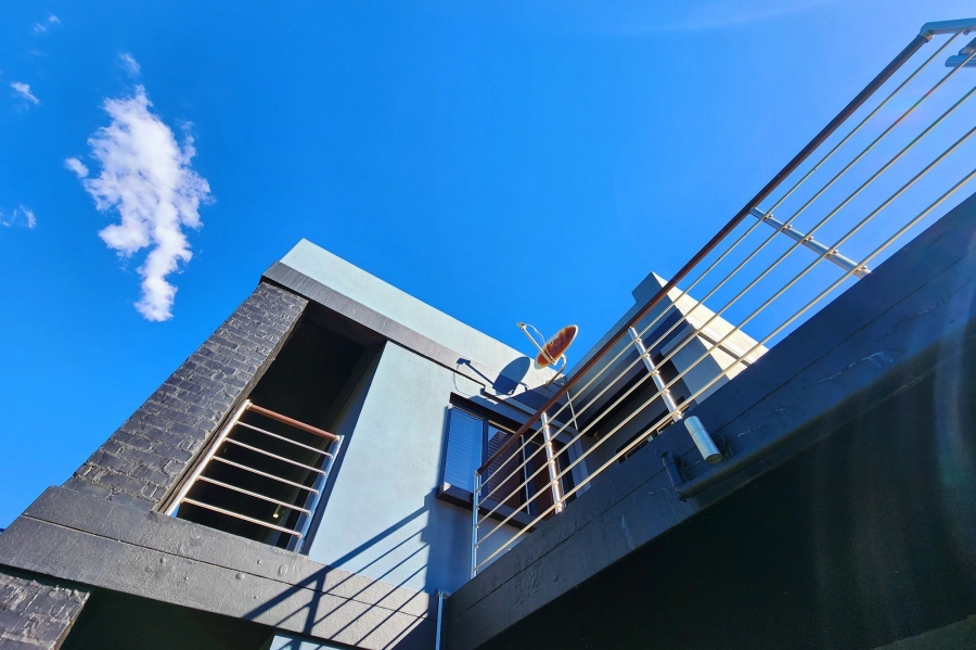 7 Bedroom Property for Sale in Raslouw Gauteng