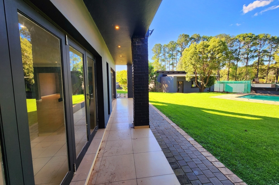 7 Bedroom Property for Sale in Raslouw Gauteng
