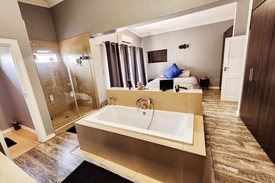 7 Bedroom Property for Sale in Raslouw Gauteng