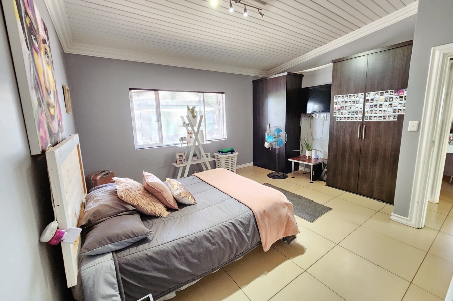 7 Bedroom Property for Sale in Raslouw Gauteng