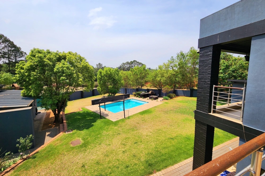 7 Bedroom Property for Sale in Raslouw Gauteng