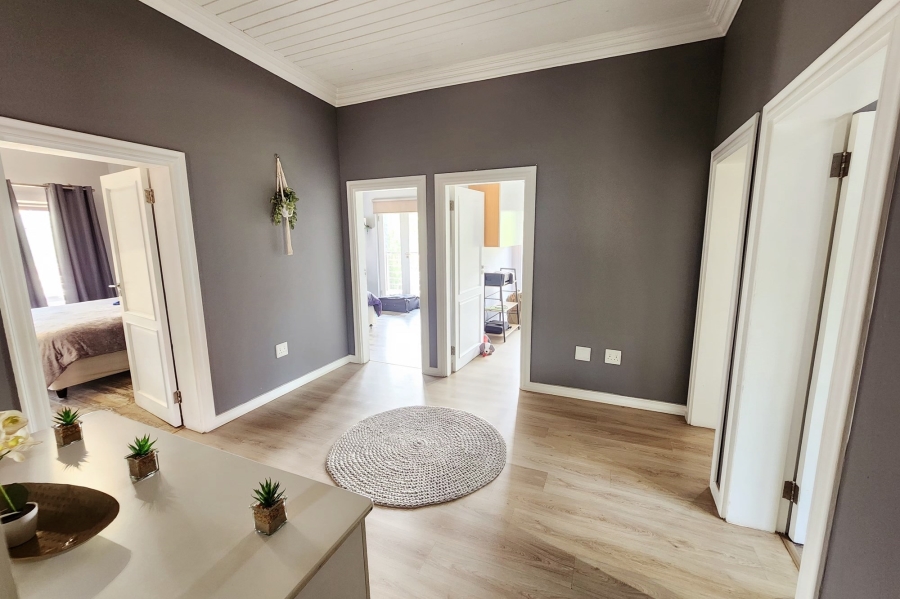 7 Bedroom Property for Sale in Raslouw Gauteng