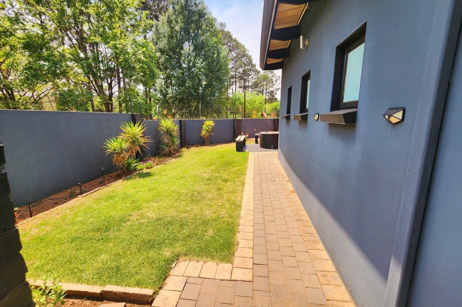 7 Bedroom Property for Sale in Raslouw Gauteng