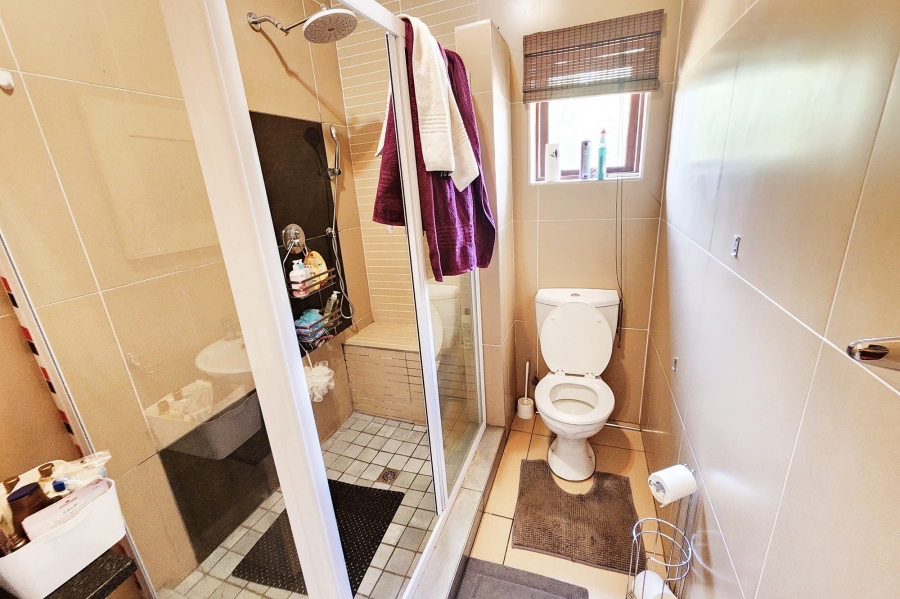 7 Bedroom Property for Sale in Raslouw Gauteng