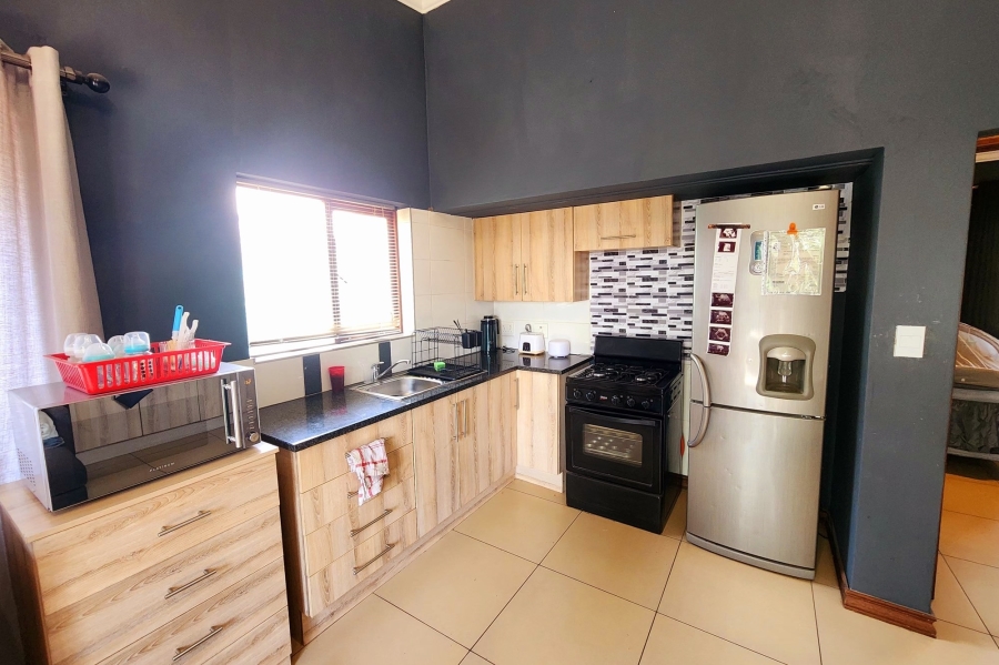 7 Bedroom Property for Sale in Raslouw Gauteng