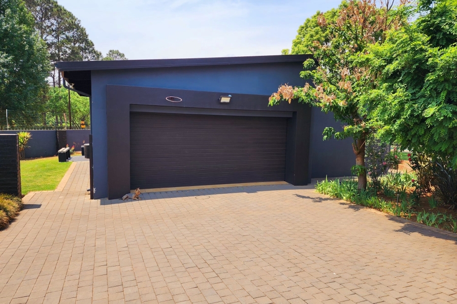 7 Bedroom Property for Sale in Raslouw Gauteng