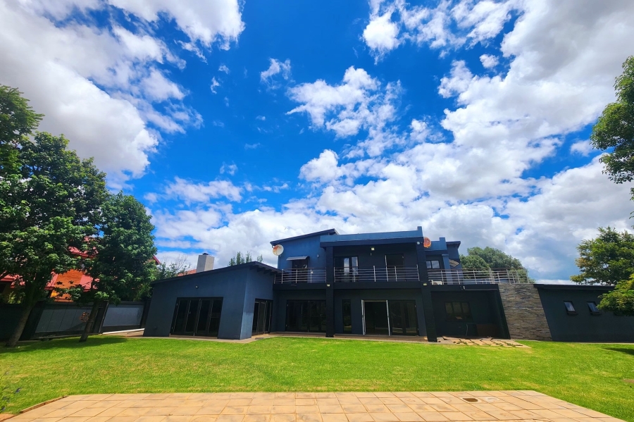 7 Bedroom Property for Sale in Raslouw Gauteng